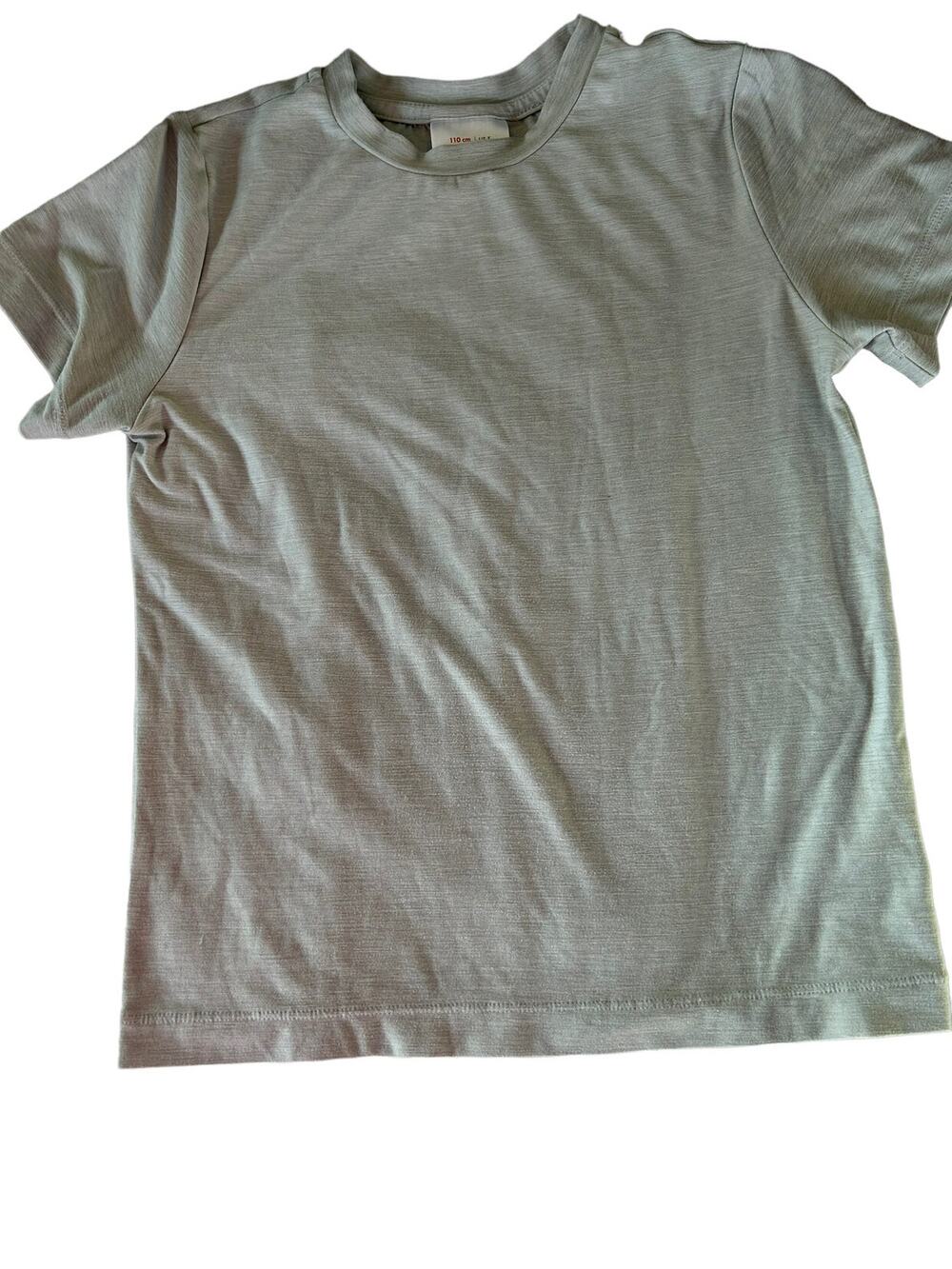Hanna Andersson Grey Performance Sunblock Shirt size 110